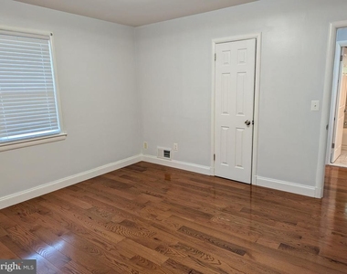 5504 Kirby Street - Photo Thumbnail 6