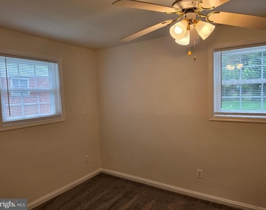 4700 Red Fox Road - Photo Thumbnail 10
