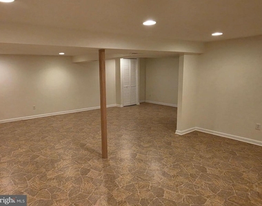 4700 Red Fox Road - Photo Thumbnail 15