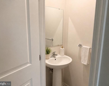 9827 Posterity Ln - Photo Thumbnail 6