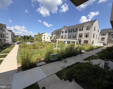 9827 Posterity Ln - Photo Thumbnail 23