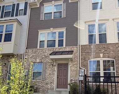 9827 Posterity Ln - Photo Thumbnail 1
