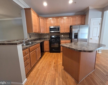 10410 Damascus Park Lane - Photo Thumbnail 5