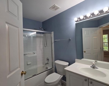 10410 Damascus Park Lane - Photo Thumbnail 18