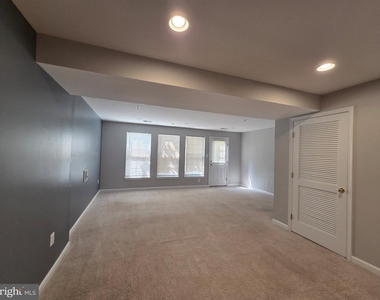 10410 Damascus Park Lane - Photo Thumbnail 24