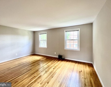 2207 Washington Avenue - Photo Thumbnail 4