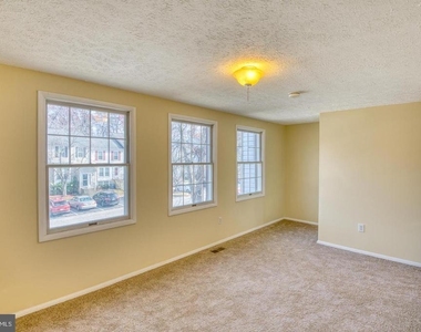 9220 Pinenut Court - Photo Thumbnail 13