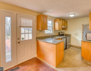 9220 Pinenut Court - Photo Thumbnail 6