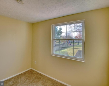 9220 Pinenut Court - Photo Thumbnail 14