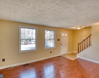 9220 Pinenut Court - Photo Thumbnail 3