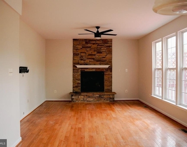 9013 Melody Drive - Photo Thumbnail 3