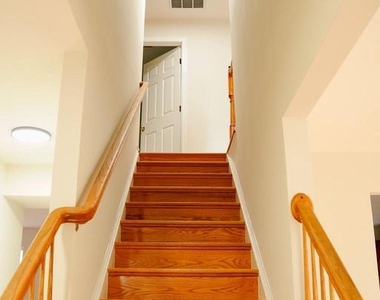 9013 Melody Drive - Photo Thumbnail 6