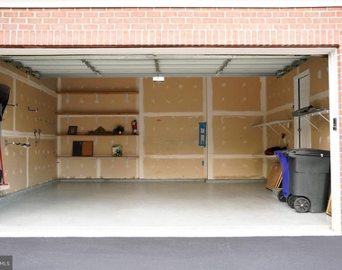 9013 Melody Drive - Photo Thumbnail 16