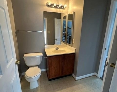 519 Eisenhower Drive - Photo Thumbnail 11