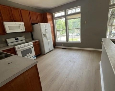 519 Eisenhower Drive - Photo Thumbnail 1