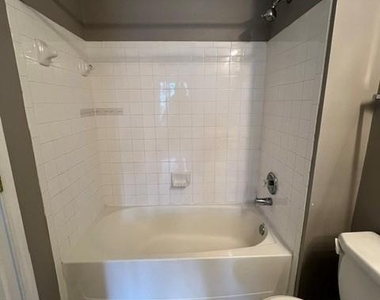 519 Eisenhower Drive - Photo Thumbnail 10