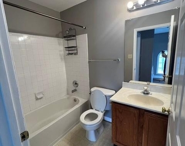 519 Eisenhower Drive - Photo Thumbnail 5