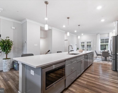 1309 Crampton Place - Photo Thumbnail 5