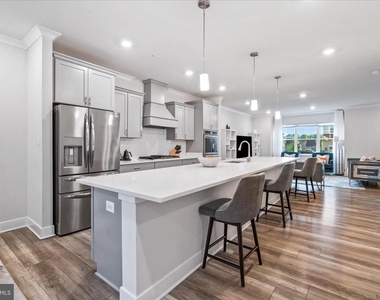 1309 Crampton Place - Photo Thumbnail 7