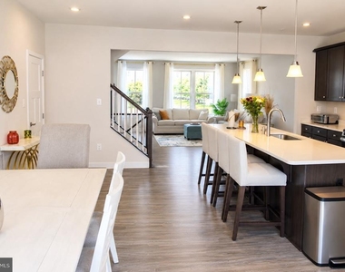 6131 Aster View Lane - Photo Thumbnail 7