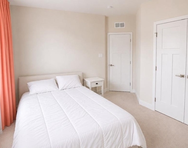 6131 Aster View Lane - Photo Thumbnail 9