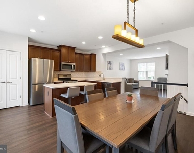5758 Barts Way - Photo Thumbnail 6