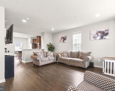 5758 Barts Way - Photo Thumbnail 3