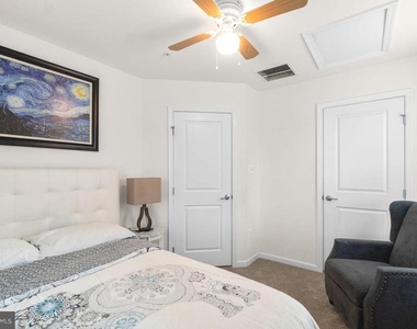 5758 Barts Way - Photo Thumbnail 13