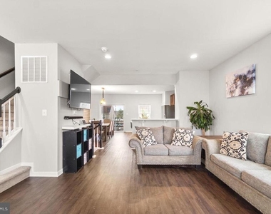 5758 Barts Way - Photo Thumbnail 2