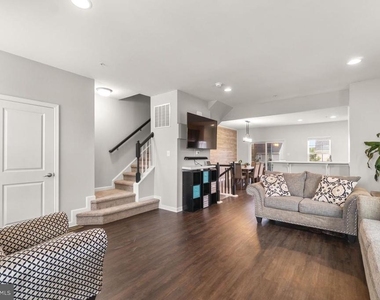 5758 Barts Way - Photo Thumbnail 1