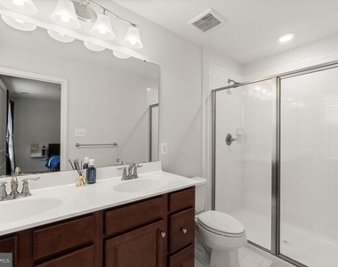 5758 Barts Way - Photo Thumbnail 11