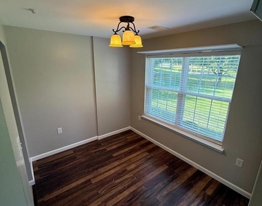 3830 Normandy Drive - Photo Thumbnail 7