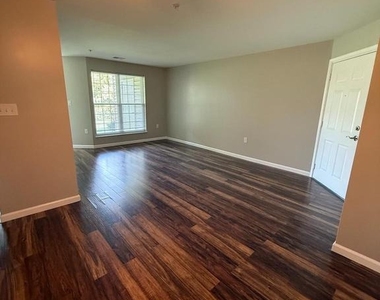 3830 Normandy Drive - Photo Thumbnail 9