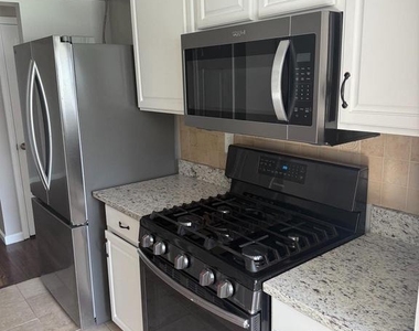 3830 Normandy Drive - Photo Thumbnail 2