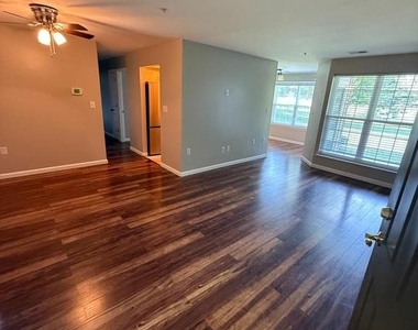 3830 Normandy Drive - Photo Thumbnail 4