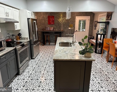 2485 Fenwick Circle - Photo Thumbnail 4