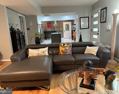 2485 Fenwick Circle - Photo Thumbnail 8
