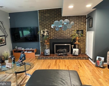 2485 Fenwick Circle - Photo Thumbnail 7