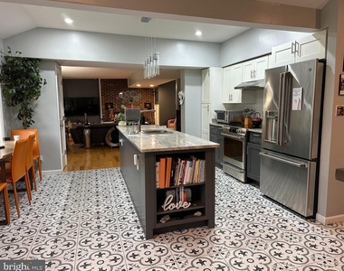 2485 Fenwick Circle - Photo Thumbnail 3