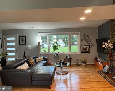 2485 Fenwick Circle - Photo Thumbnail 10