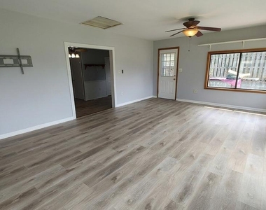 8027 Shore Road - Photo Thumbnail 12