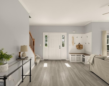 1831 Clarke Boulevard - Photo Thumbnail 1