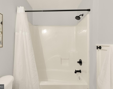 1831 Clarke Boulevard - Photo Thumbnail 32
