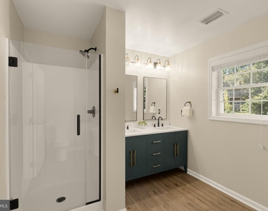 1831 Clarke Boulevard - Photo Thumbnail 30