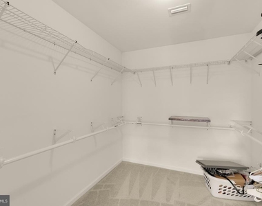 1831 Clarke Boulevard - Photo Thumbnail 26
