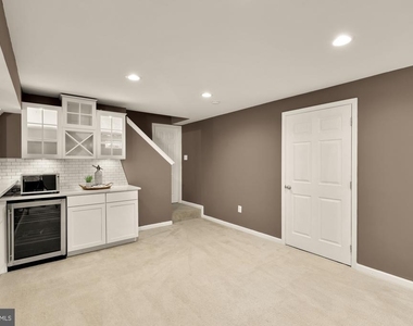 1831 Clarke Boulevard - Photo Thumbnail 38