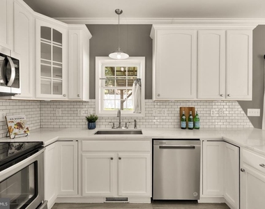 1831 Clarke Boulevard - Photo Thumbnail 10