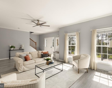 1831 Clarke Boulevard - Photo Thumbnail 2