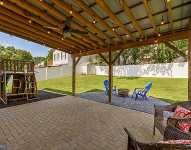1831 Clarke Boulevard - Photo Thumbnail 42