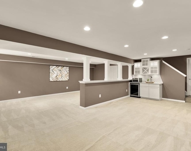 1831 Clarke Boulevard - Photo Thumbnail 37